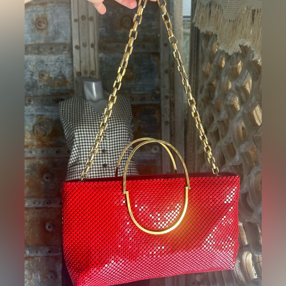 Red Hot Metal Good Chain Purse